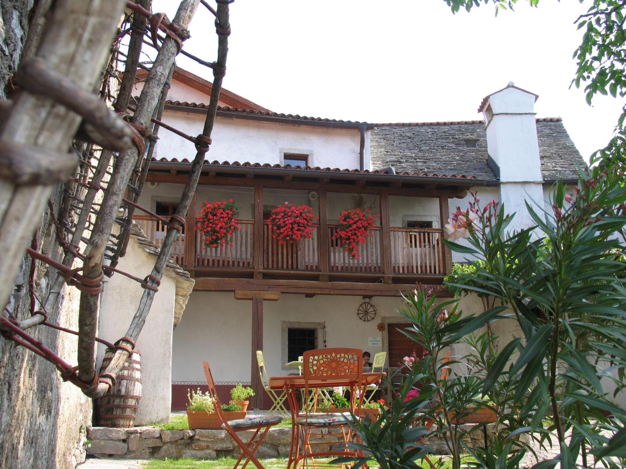 Pliskovica Youth Hostel Exteriör bild